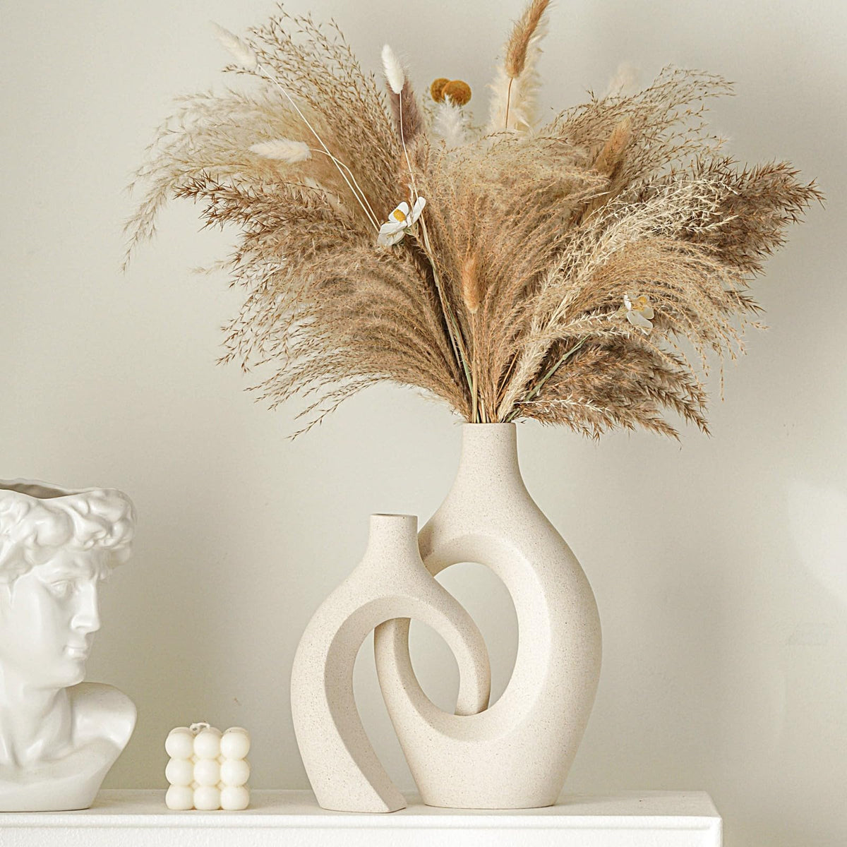 Lvases Cream White Hollow Ceramic Vase Set of 2 for Modern Book Shelf Decor, Nordic Boho Aesthetic Vase, Decorative Pampas Grass Vases for Home Dining Console Console Entry Table