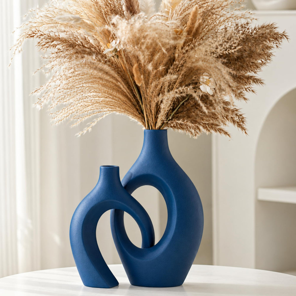 Lvases Cream White Hollow Ceramic Vase Set of 2 for Modern Book Shelf Decor, Nordic Boho Aesthetic Vase, Decorative Pampas Grass Vases for Home Dining Console Console Entry Table