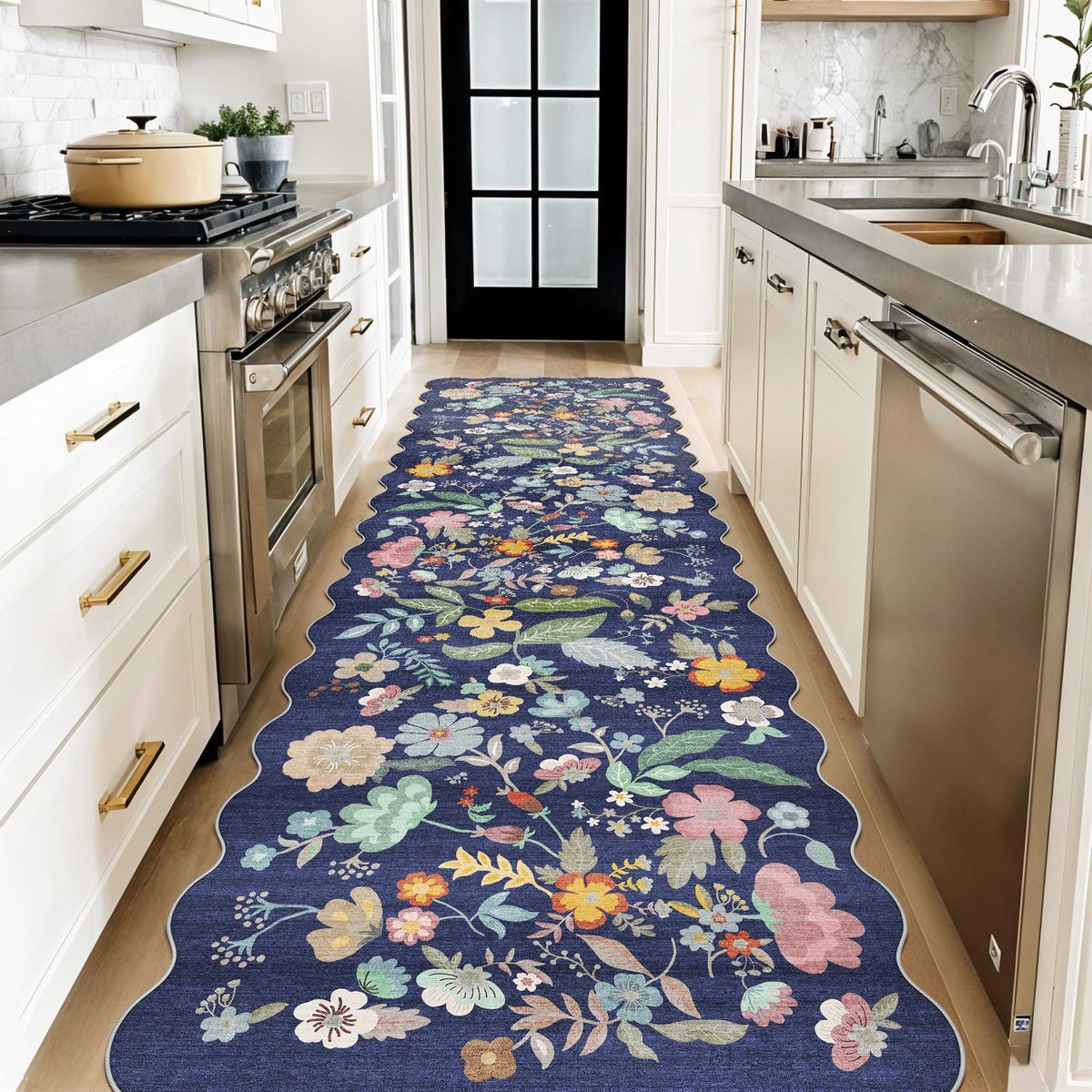 Vintage Washable Non-Slip Hallway Runner Rug, 2' x 7'